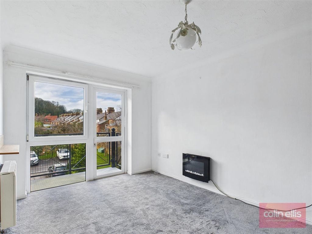 Property photo 3 of 13