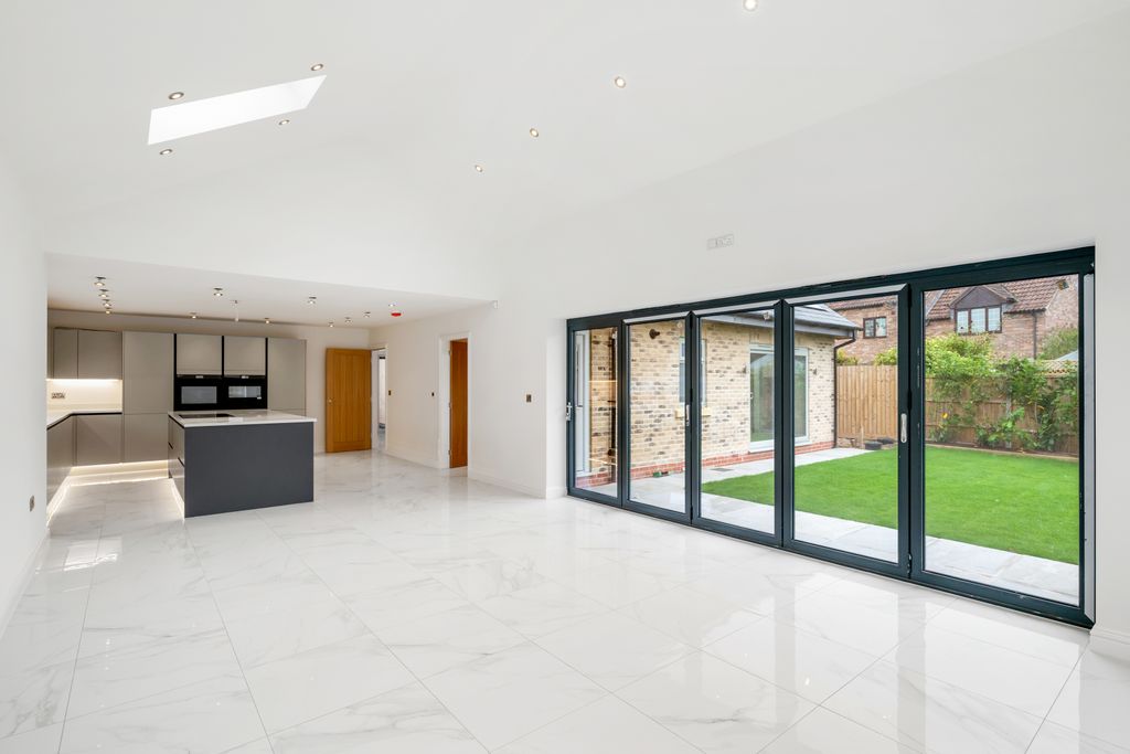 Property photo 3 of 33 53