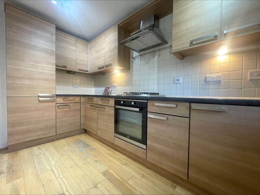 Property photo 2 of 26 Picture No. 16