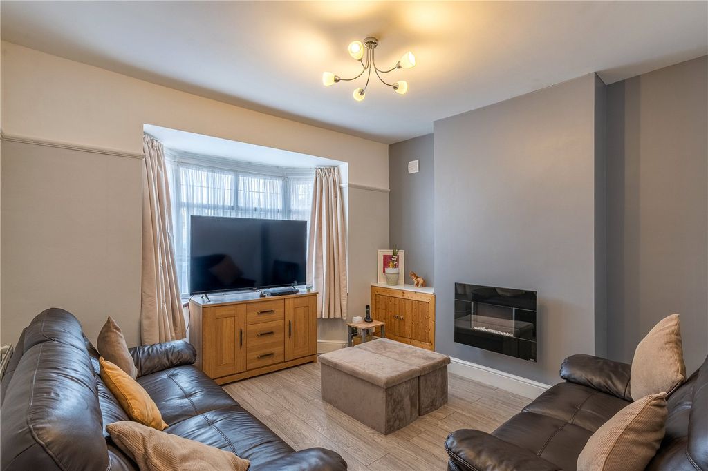 Property photo 3 of 21 Picture No. 28