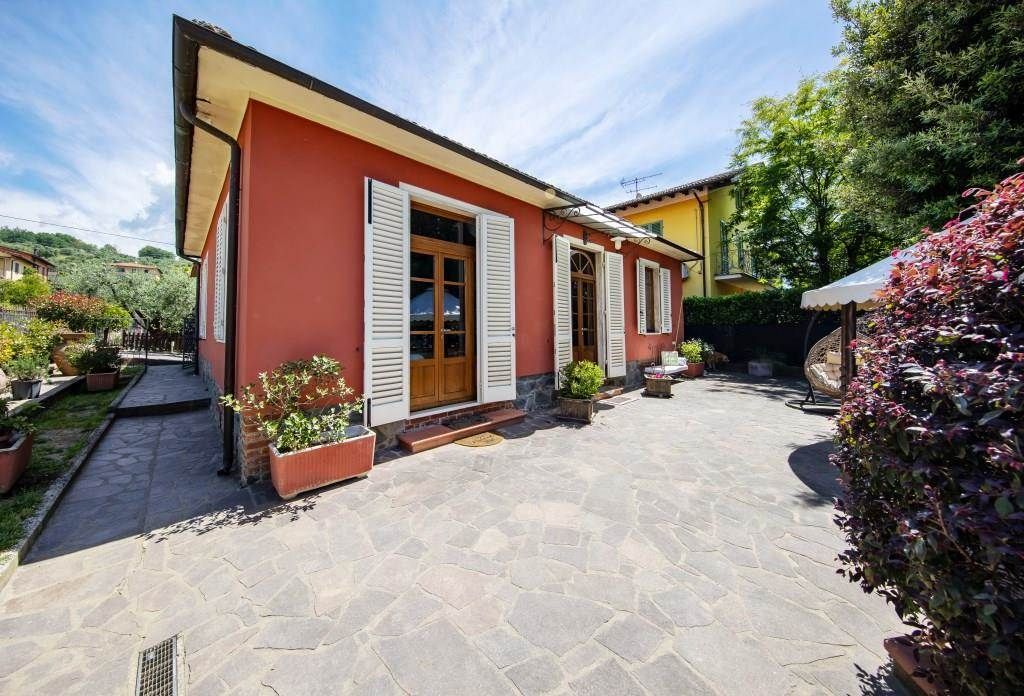 Property photo 1 of 29