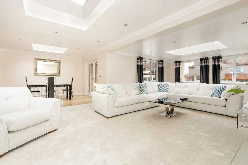 Property photo 3 of 33