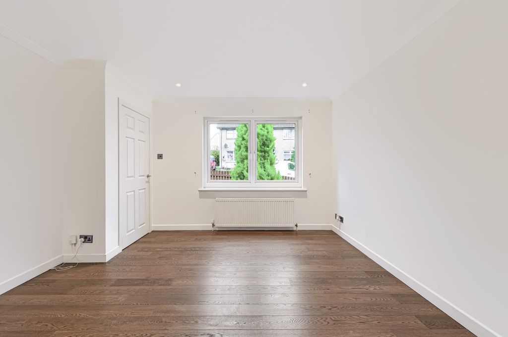Property photo 3 of 20 6096576