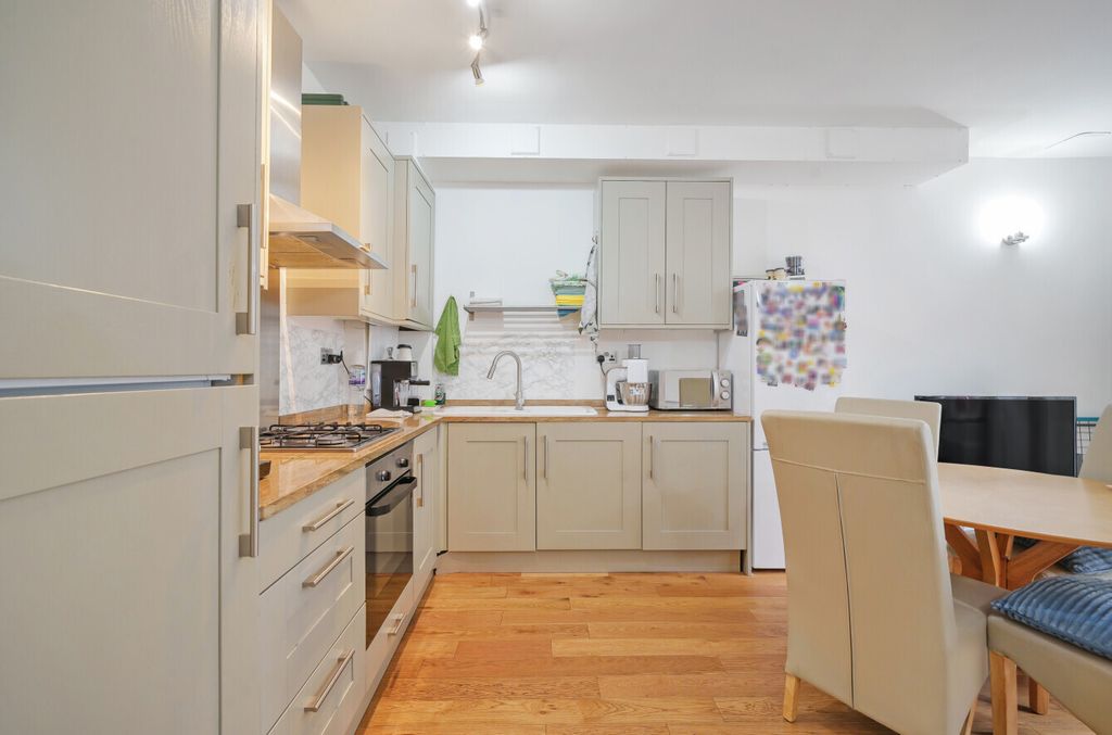 Property photo 2 of 14 Picture No. 05