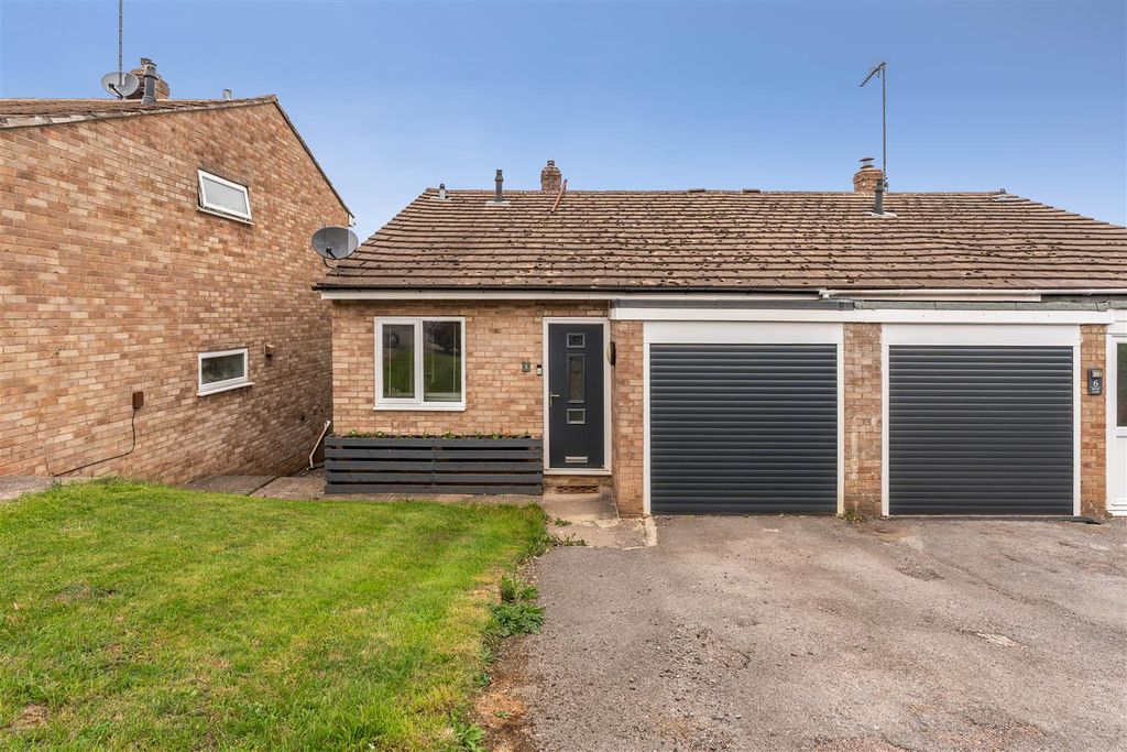 Property photo 1 of 16 5 Ridge Close, Banbury-2.Jpg