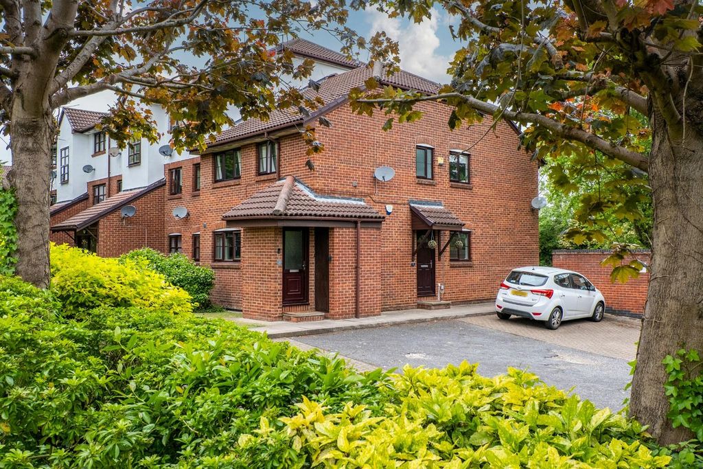 Property photo 1 of 12