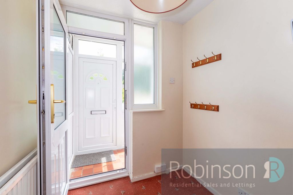 Property photo 2 of 17 31 Great Hill Crescent-10