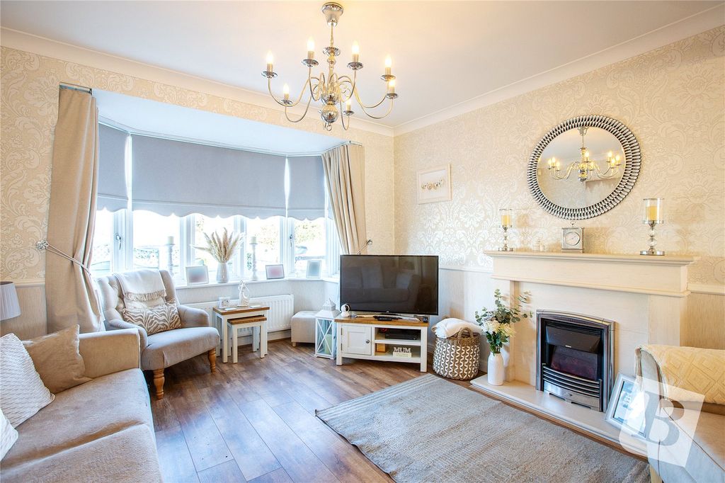 Property photo 3 of 20 Living Room