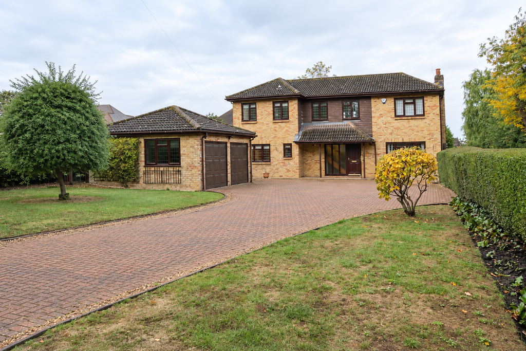 Property photo 1 of 17 Outside