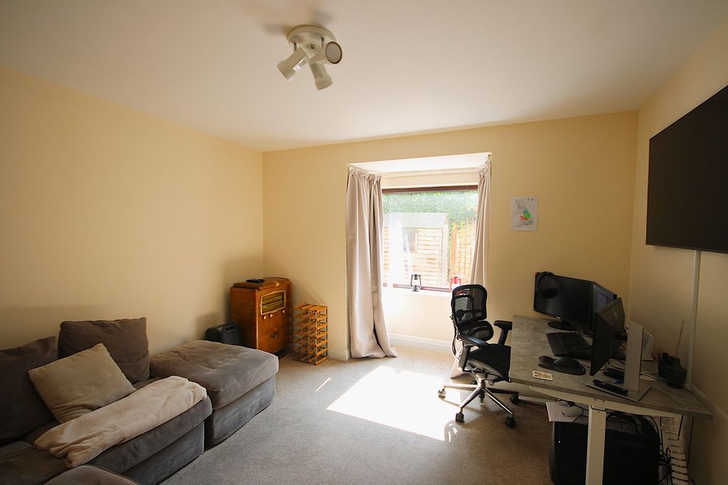Property photo 3 of 10