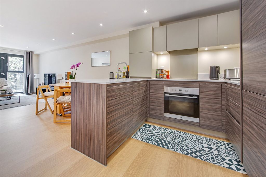 Property photo 2 of 15 Picture No. 21