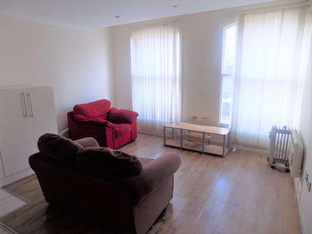 Property photo 2 of 8 6857