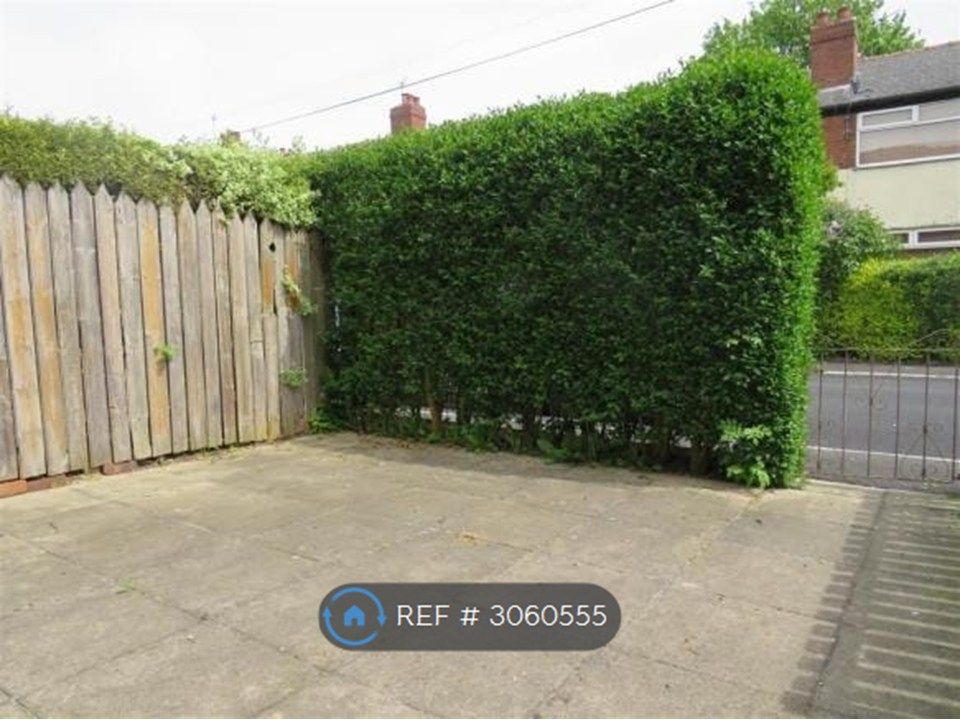 Property photo 2 of 17