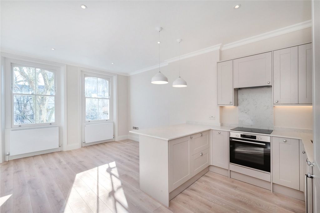 Property photo 1 of 17 Reception/ Kitchen