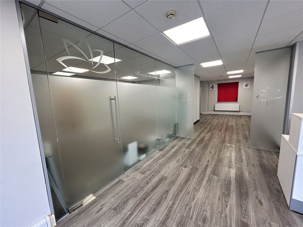 Property photo 3 of 5 Picture No. 04