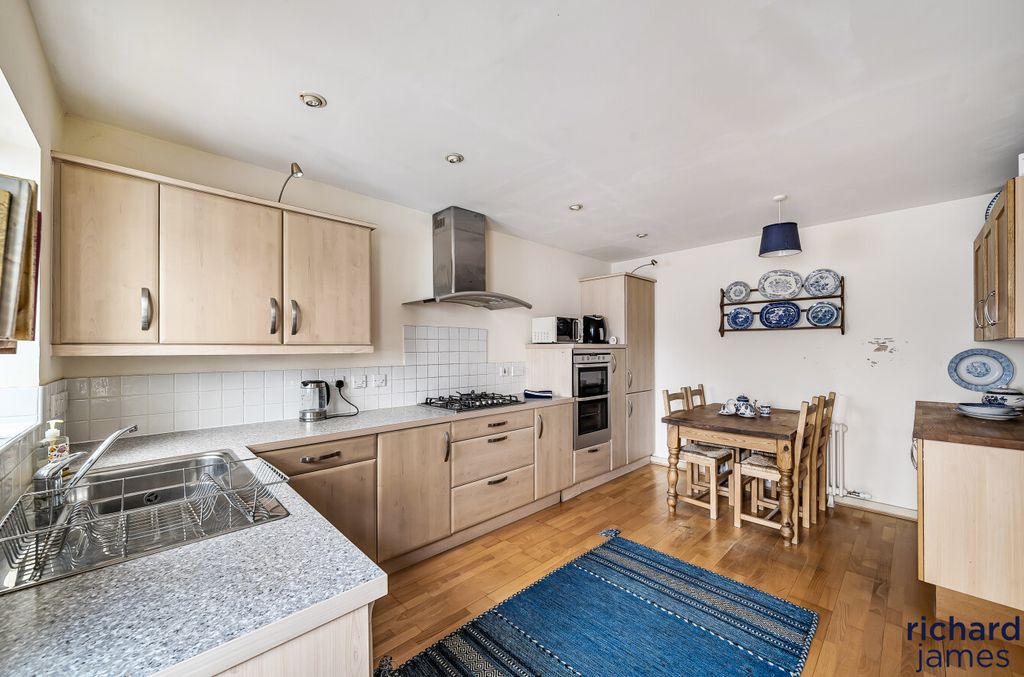 Property photo 2 of 21 d4E48d9992De4E9F81F4Cbda3c1Fe3E3