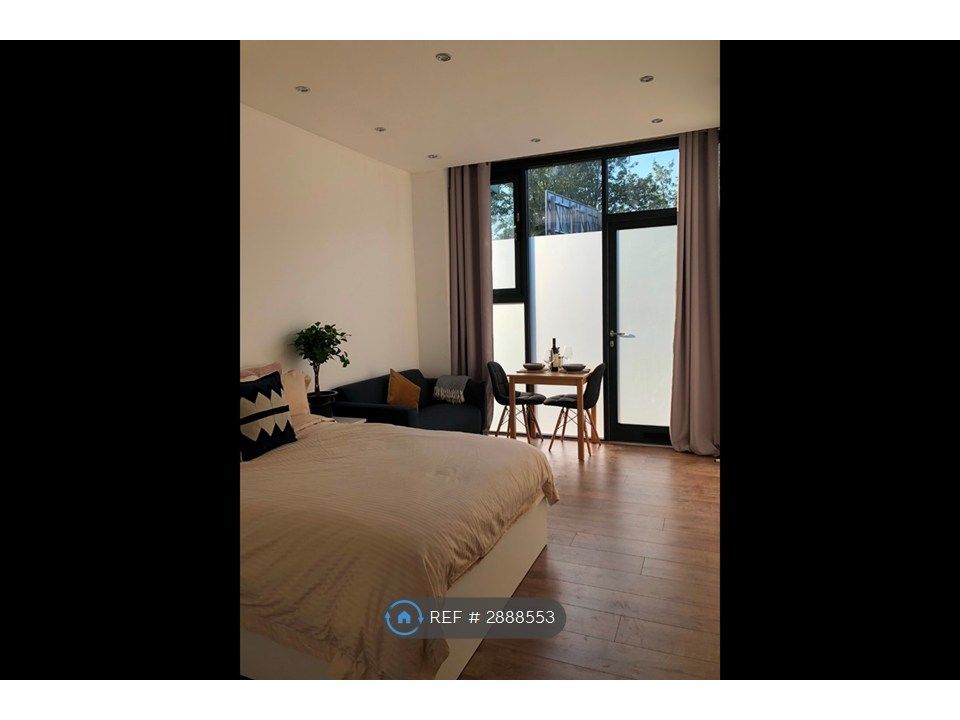 Property photo 3 of 6 Acoustic Double Glazing+Thermal Blackout Curtains