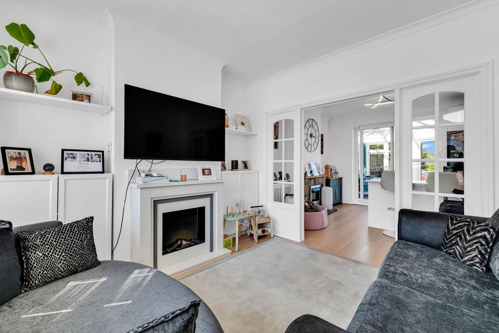 Property photo 2 of 19