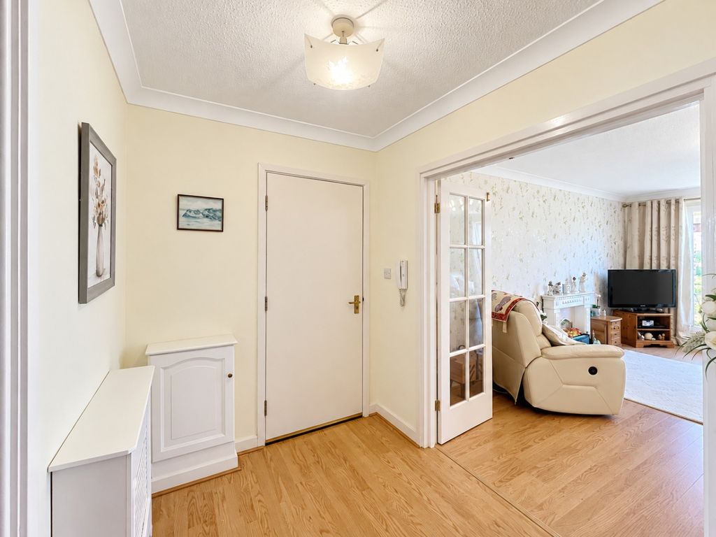 Property photo 2 of 18 5174701