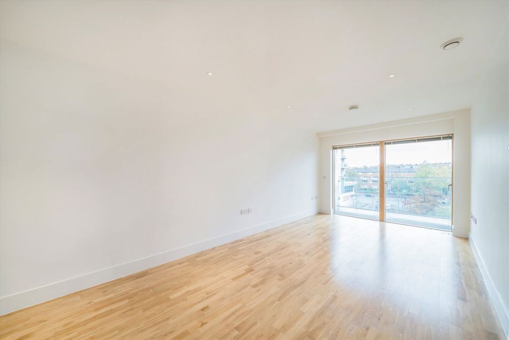 Property photo 3 of 8