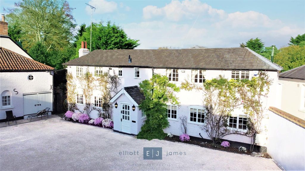 Property photo 1 of 36