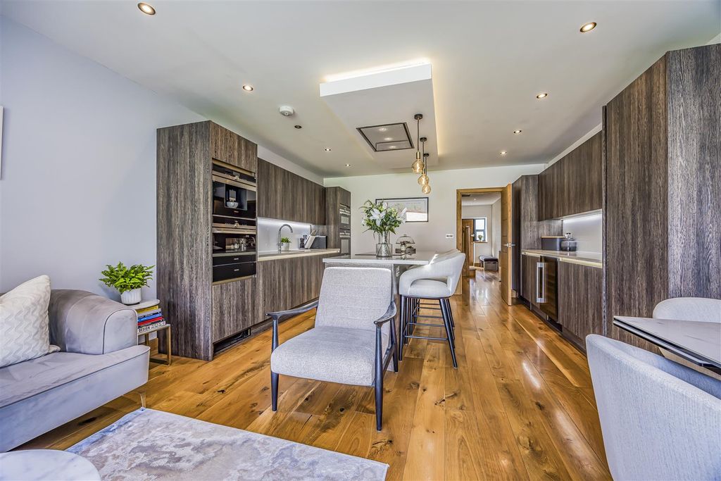 Additional image 17 of 4 bed town house for saleWykeham Place, Fareham PO16
