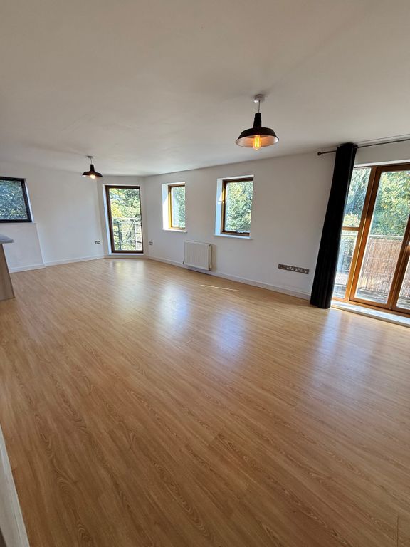 Property photo 1 of 8 Lounge