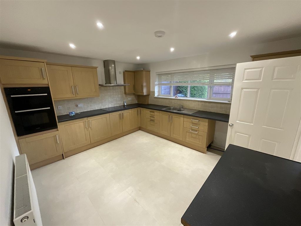 Property photo 2 of 13 Kitchen