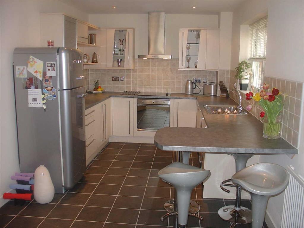 Property photo 3 of 7 Kitchen.Jpg