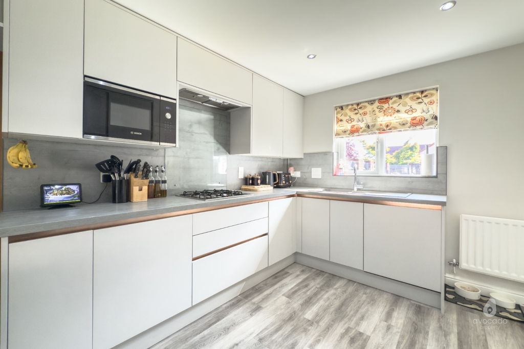 Property photo 2 of 21 4412764