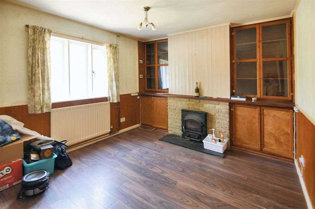 Property photo 2 of 11 Sitting Room