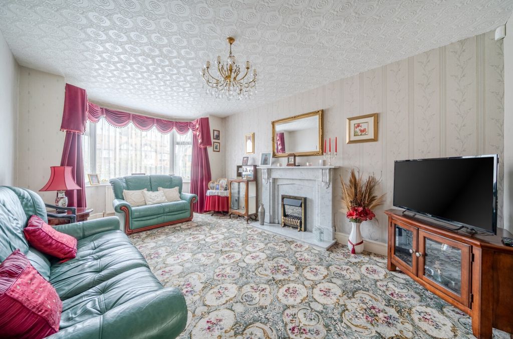 Property photo 2 of 23 1437545-9-69Ca6233d1Cf2