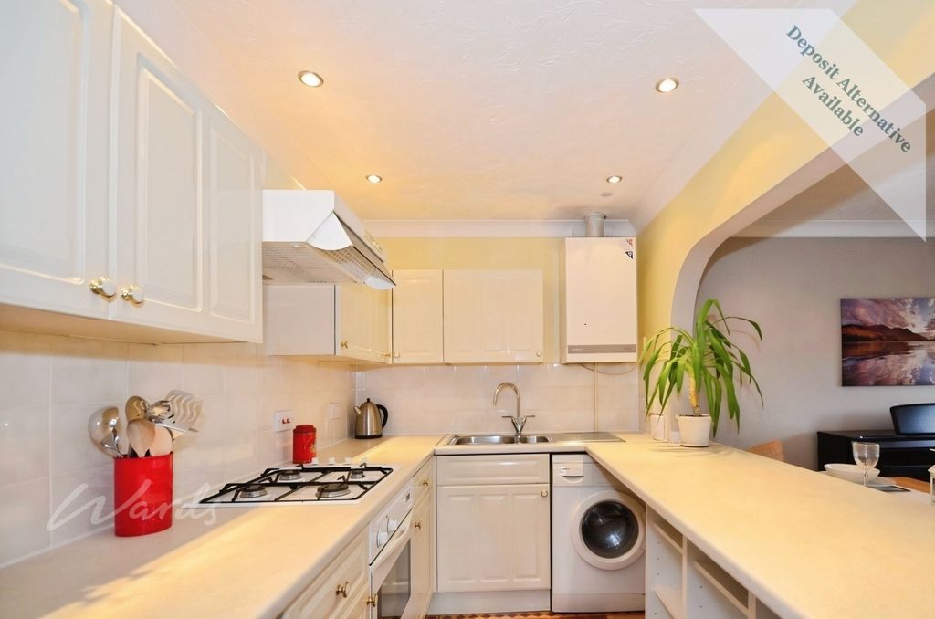Property photo 2 of 7 Tadley Kitchen