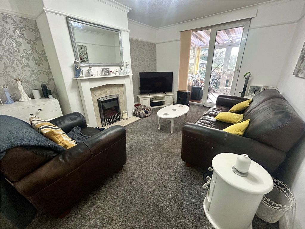 Property photo 2 of 16 Living Room