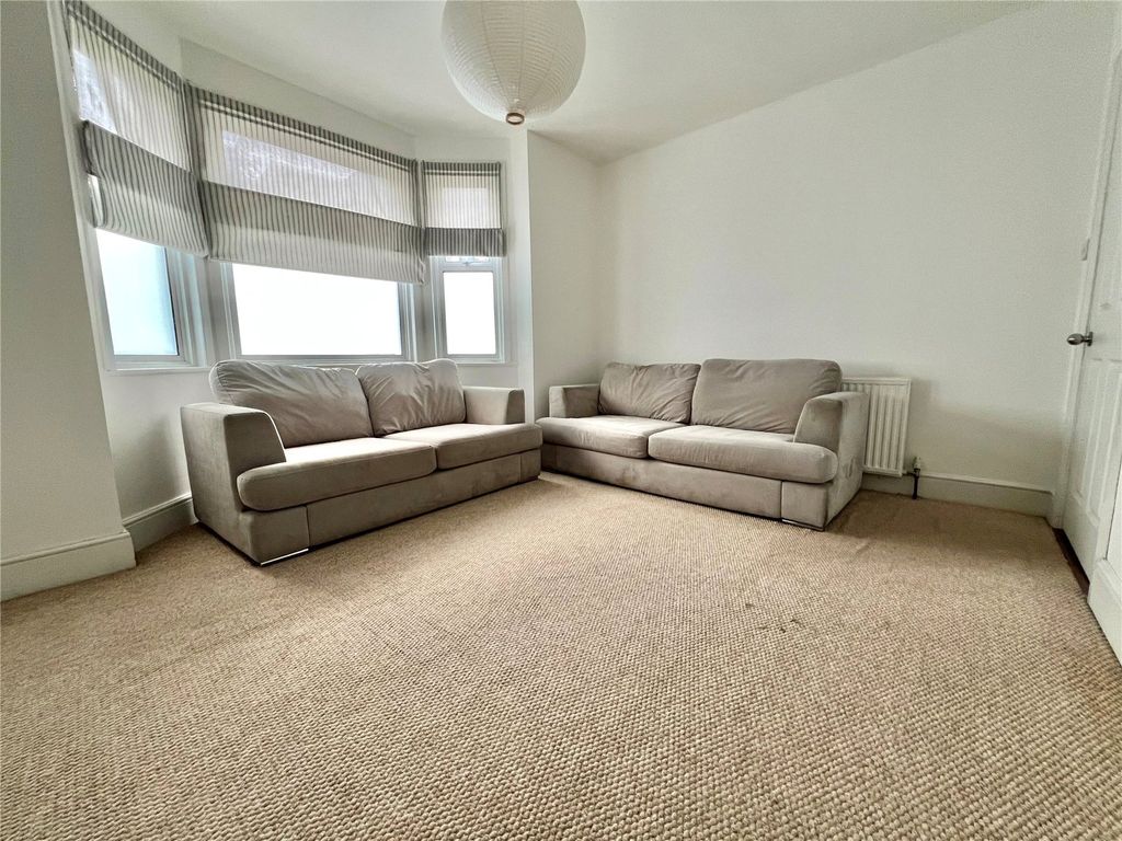Property photo 3 of 24 Picture No. 32