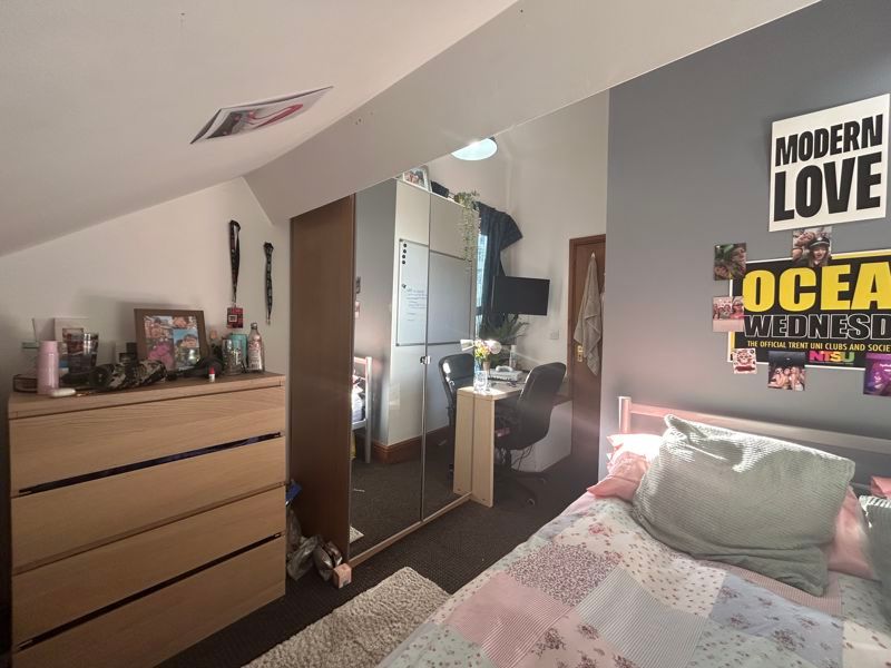 Property photo 2 of 8 Photo 5