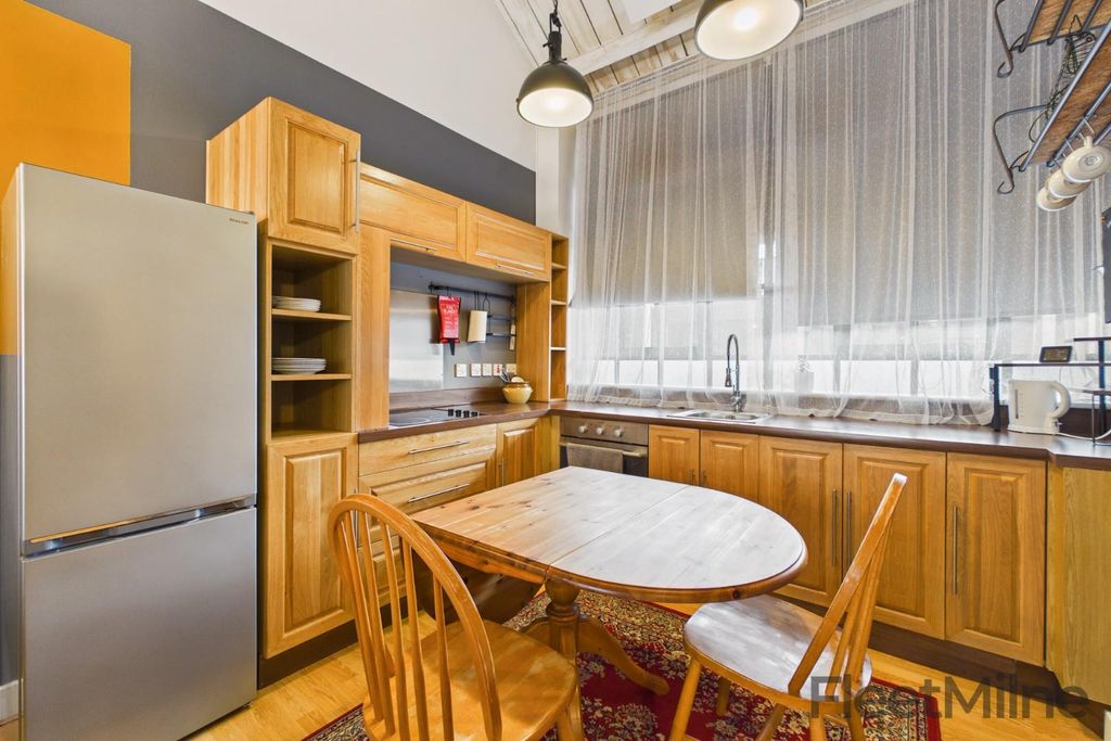 Property photo 3 of 14 Kitchen
