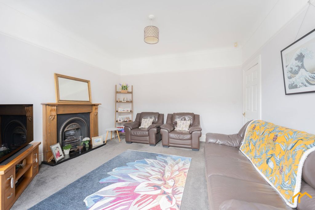 Property photo 3 of 24