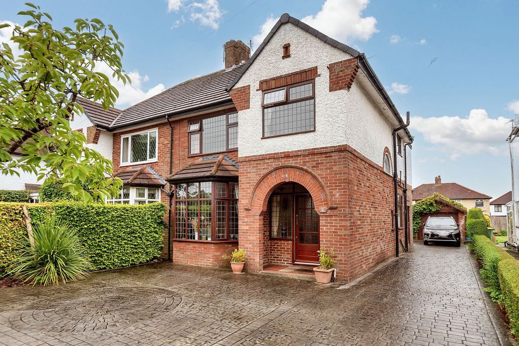 Property photo 1 of 32