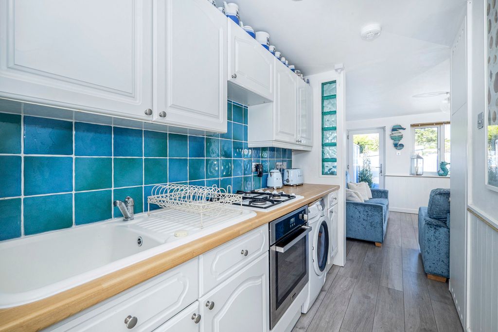 Property photo 2 of 20 Pbox-Img.Jpg