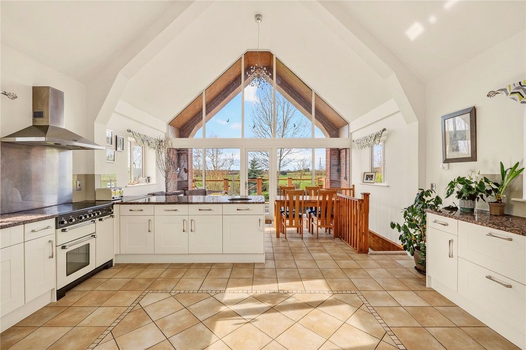 Property photo 3 of 27 Kitchen