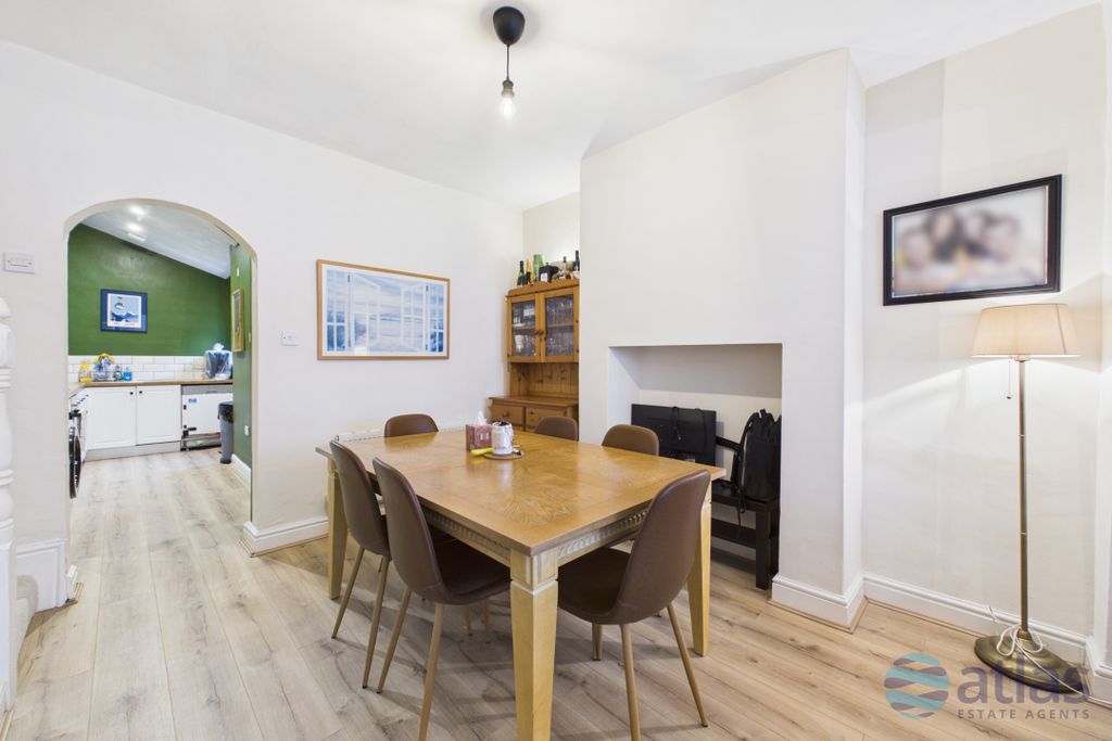 Property photo 3 of 15 Dining Space