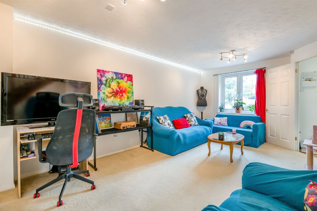 Property photo 3 of 24