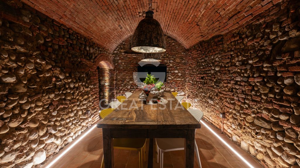 Property photo 1 of 7 Exteriors