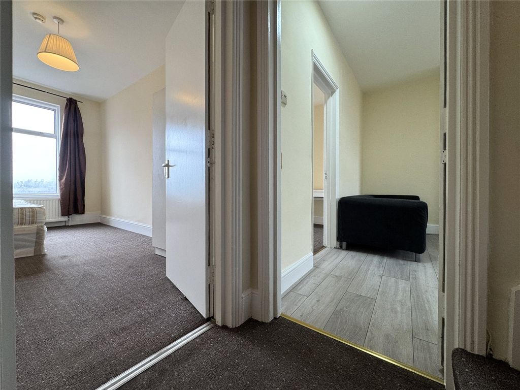 Property photo 3 of 11 Picture No. 08