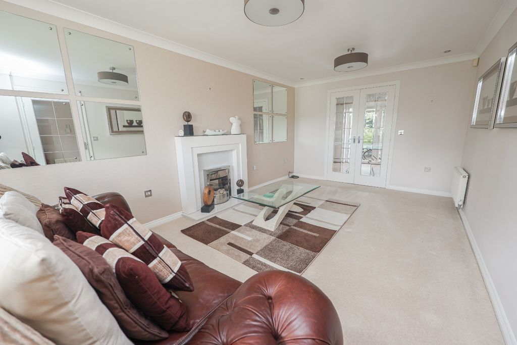 Property photo 3 of 28 4524603