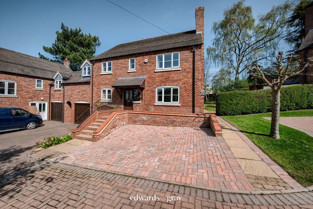 Property photo 1 of 30