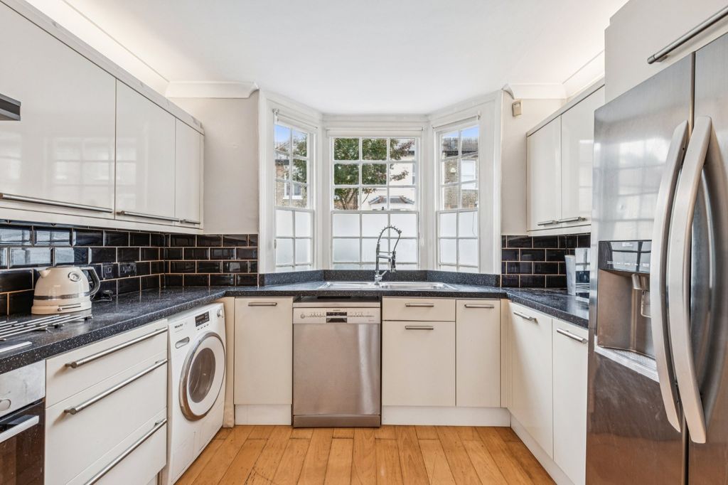 Property photo 2 of 8