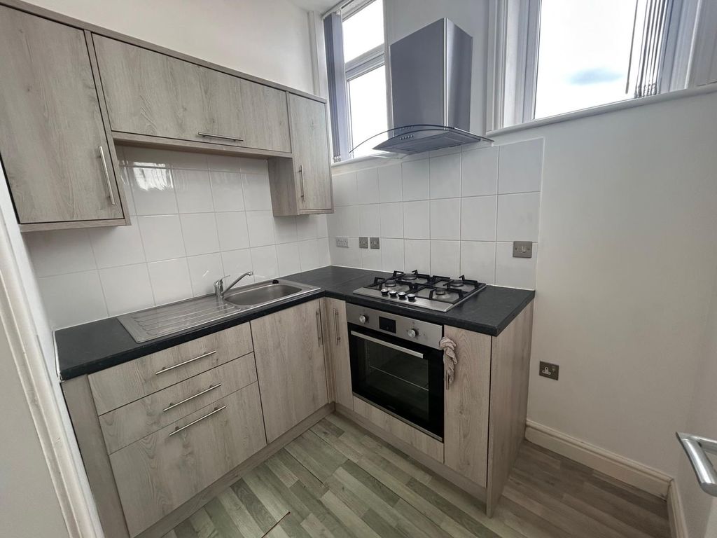 Property photo 2 of 11 Image