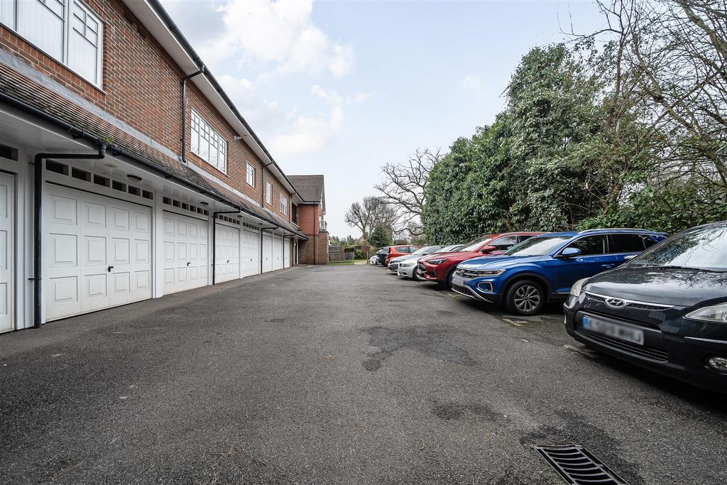 Additional image 19 of 2 bed flat for saleMarsh Road, Pinner HA5
